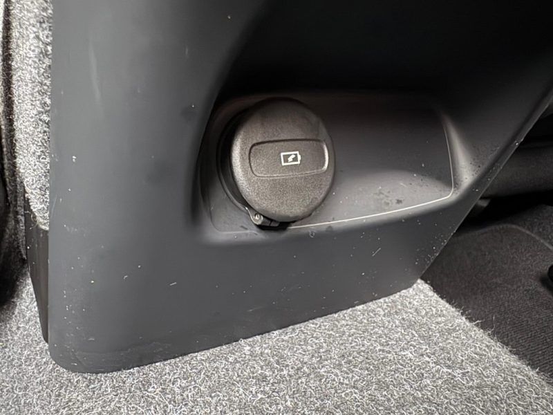 VOLVO XC40 B3 MOMENTUM 2.0 163CV BVA FAIBLE KILOMETRAGE GARANTIE 12 MOIS