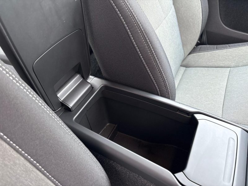 VOLVO XC40 B3 MOMENTUM 2.0 163CV BVA FAIBLE KILOMETRAGE GARANTIE 12 MOIS