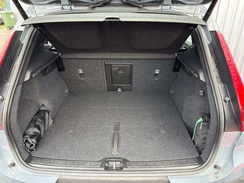 VOLVO XC40 B3 MOMENTUM 2.0 163CV BVA FAIBLE KILOMETRAGE GARANTIE 12 MOIS