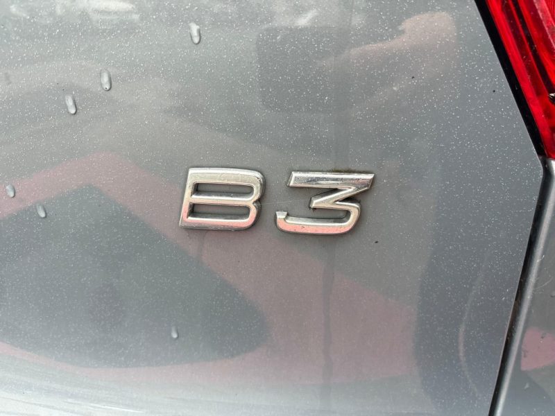 VOLVO XC40 B3 MOMENTUM 2.0 163CV BVA FAIBLE KILOMETRAGE GARANTIE 12 MOIS