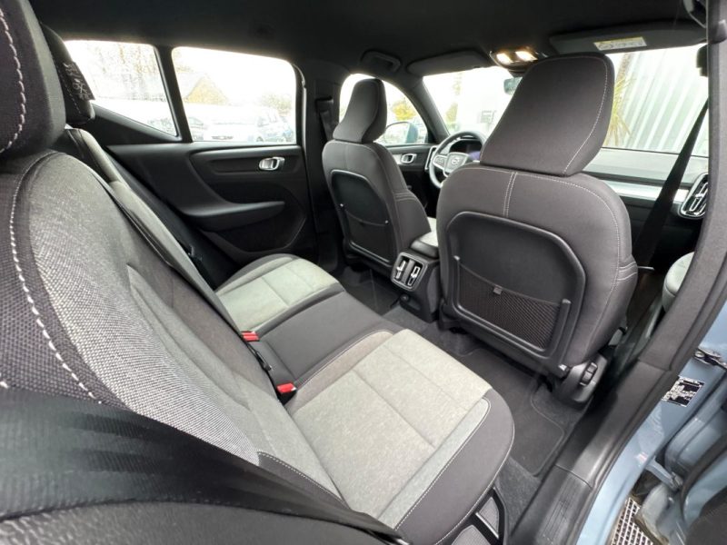 VOLVO XC40 B3 MOMENTUM 2.0 163CV BVA FAIBLE KILOMETRAGE GARANTIE 12 MOIS