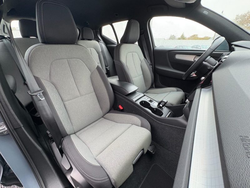 VOLVO XC40 B3 MOMENTUM 2.0 163CV BVA FAIBLE KILOMETRAGE GARANTIE 12 MOIS