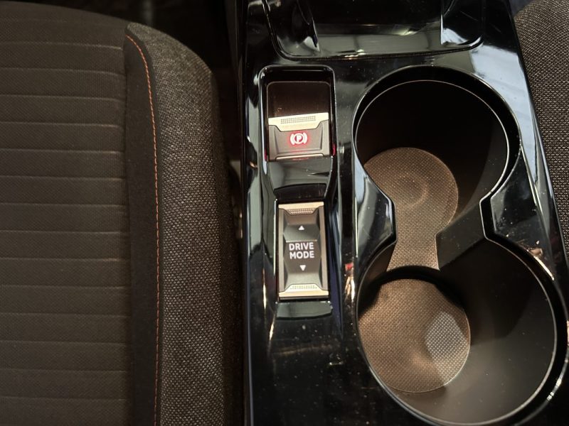 PEUGEOT E-208  ELECTRIQUE 100 Kw 136cv / ACTIVE CARPLAY 5P