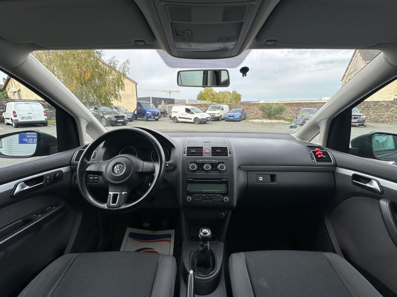 VOLKSWAGEN TOURAN 1RE MAIN