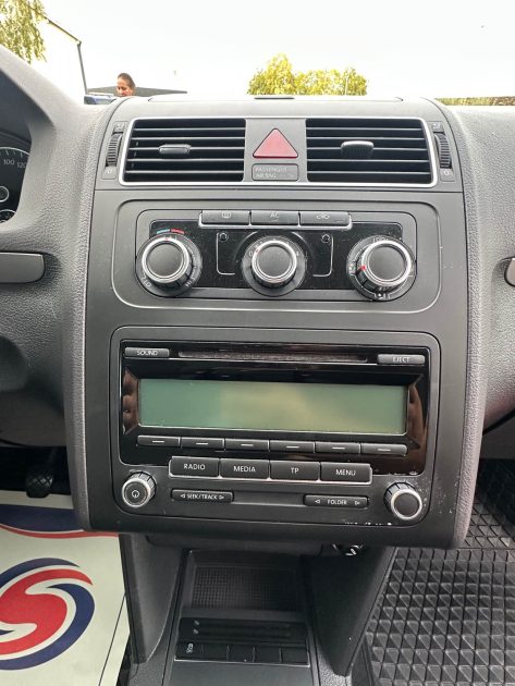 VOLKSWAGEN TOURAN 5 PLACE TDI 