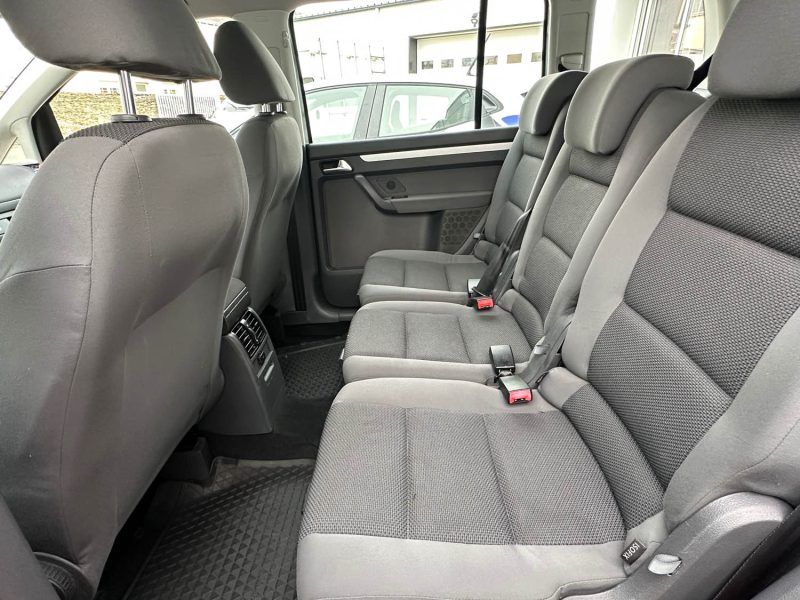 VOLKSWAGEN TOURAN 1RE MAIN