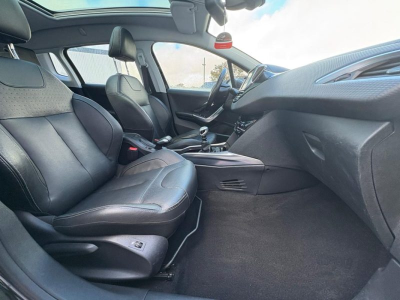 PEUGEOT 2008 1.6 E-HDI FELINE 115CV GARANTIE 12 MOIS 