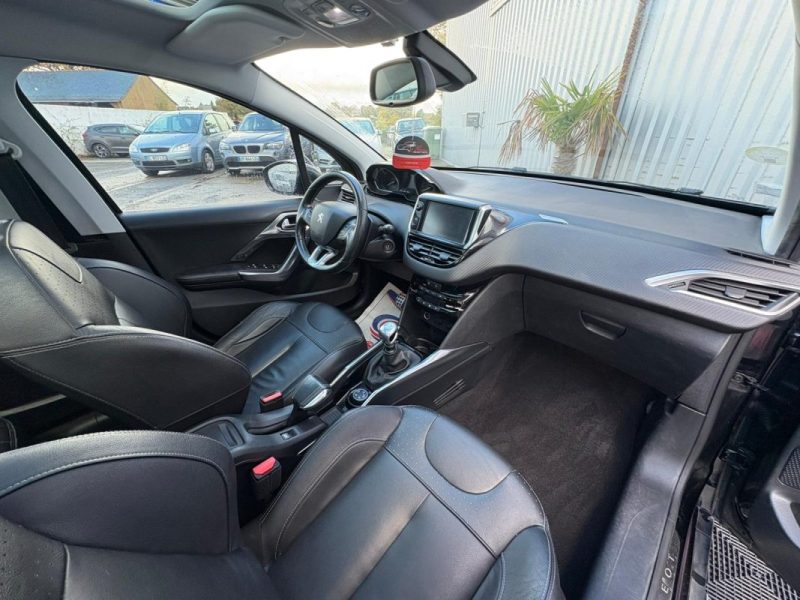 PEUGEOT 2008 1.6 E-HDI FELINE 115CV GARANTIE 12 MOIS 