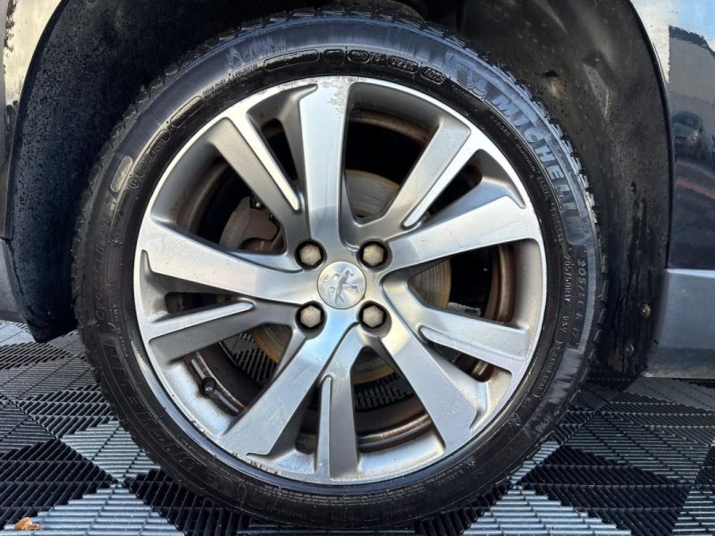 PEUGEOT 2008 1.6 E-HDI FELINE 115CV GARANTIE 12 MOIS 