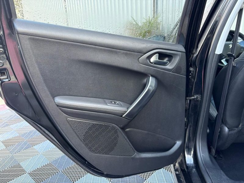 PEUGEOT 2008 1.6 E-HDI FELINE 115CV GARANTIE 12 MOIS 