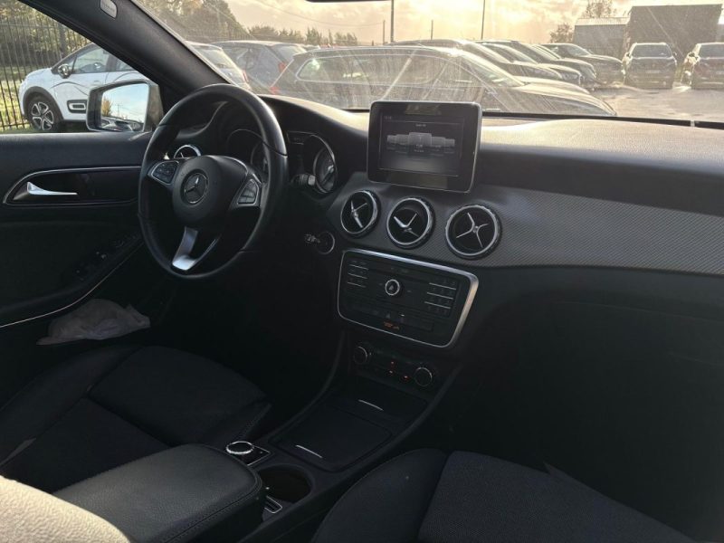 MERCEDES GLA 200 2.2 CDI 136ch 🚙📘 1ère main 🧾 Suivi complet / Toit ouvrant 🌞 / Garantie 6 mois