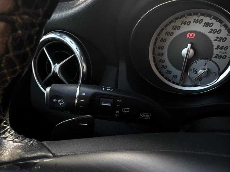 MERCEDES GLA 200 2.2 CDI 136ch 🚙📘 1ère main 🧾 Suivi complet / Toit ouvrant 🌞 / Garantie 6 mois