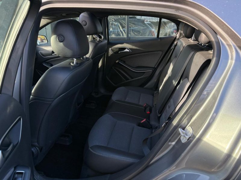 MERCEDES GLA 200 2.2 CDI 136ch 🚙📘 1ère main 🧾 Suivi complet / Toit ouvrant 🌞 / Garantie 6 mois