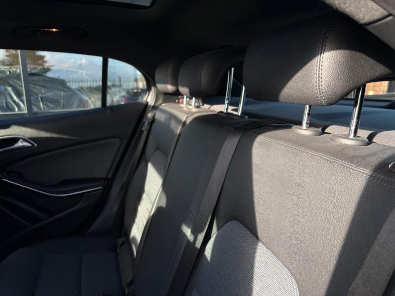 MERCEDES GLA 200 2.2 CDI 136ch 🚙📘 1ère main 🧾 Suivi complet / Toit ouvrant 🌞 / Garantie 6 mois