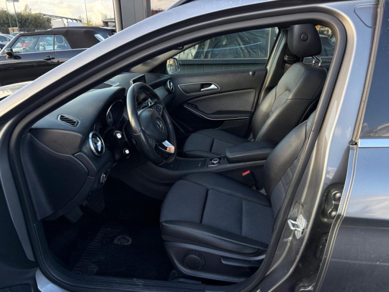 MERCEDES GLA 200 2.2 CDI 136ch 🚙📘 1ère main 🧾 Suivi complet / Toit ouvrant 🌞 / Garantie 6 mois