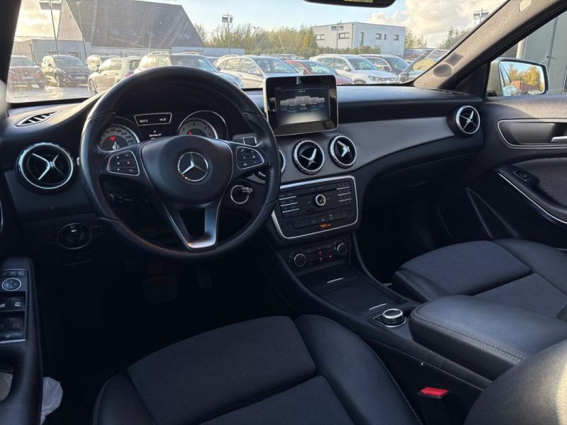 MERCEDES GLA 200 2.2 CDI 136ch 🚙📘 1ère main 🧾 Suivi complet / Toit ouvrant 🌞 / Garantie 6 mois