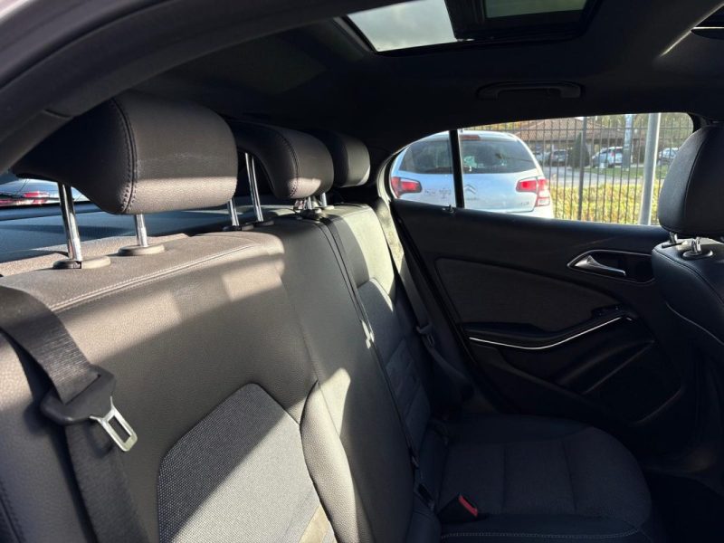 MERCEDES GLA 200 2.2 CDI 136ch 🚙📘 1ère main 🧾 Suivi complet / Toit ouvrant 🌞 / Garantie 6 mois