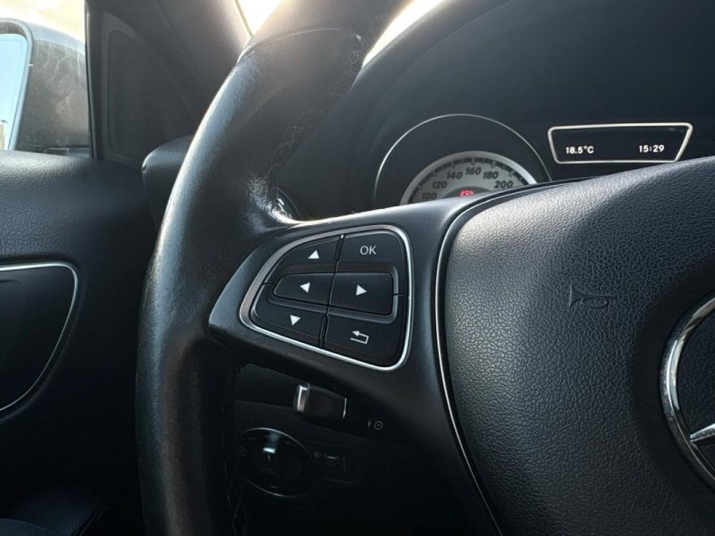 MERCEDES GLA 200 2.2 CDI 136ch 🚙📘 1ère main 🧾 Suivi complet / Toit ouvrant 🌞 / Garantie 6 mois