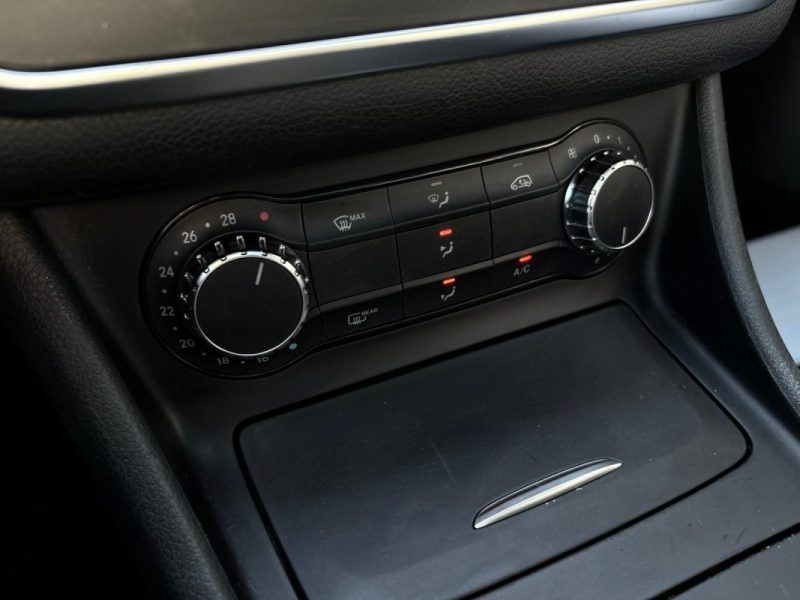 MERCEDES GLA 200 2.2 CDI 136ch 🚙📘 1ère main 🧾 Suivi complet / Toit ouvrant 🌞 / Garantie 6 mois