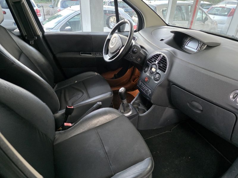 RENAULT MODUS 1.5 DCI 85CH  EXPRESSION ANNEE 2009 270000KM