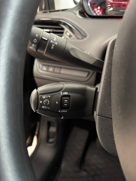 Peugeot 208 1.4 VTI 95ch Allure - 98.000 km - Moteur à Chaîne - Révisée - CT Ok- - Garantie 1an