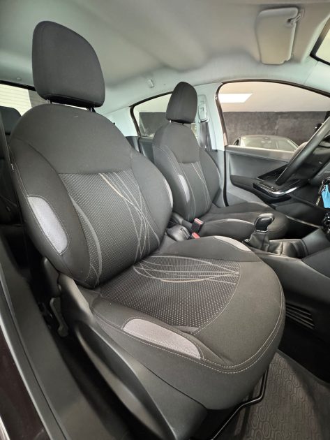 Peugeot 208 1.4 VTI 95ch Allure - 98.000 km - Moteur à Chaîne - Révisée - CT Ok- - Garantie 1an
