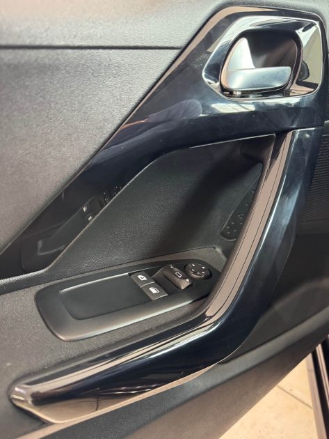 Peugeot 208 1.4 VTI 95ch Allure - 98.000 km - Moteur à Chaîne - Révisée - CT Ok- - Garantie 1an