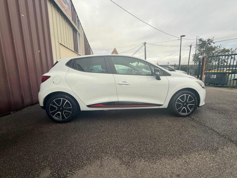 RENAULT CLIO 4 1.2 TCE - 16V TURBO 120CV BOITE AUTOMATIQUE 2013