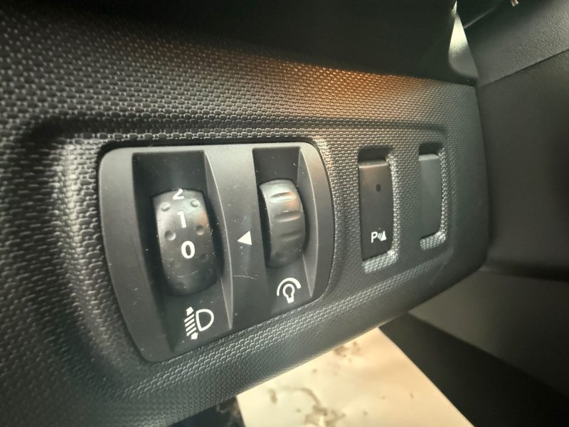 RENAULT CLIO 4 1.2 TCE - 16V TURBO 120CV BOITE AUTOMATIQUE 2013