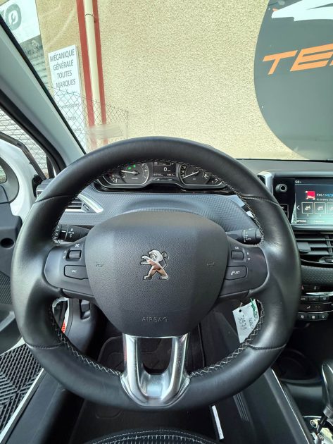 PEUGEOT 208 1.2 PURETECH 110  EAT6 ALLURE BUSINESS - FAIBLE KM - ENTRETIEN COMPLET  (234E/mois)