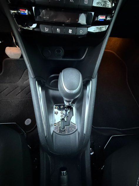 PEUGEOT 208 1.2 PURETECH 110  EAT6 ALLURE BUSINESS - FAIBLE KM - ENTRETIEN COMPLET  (234E/mois)