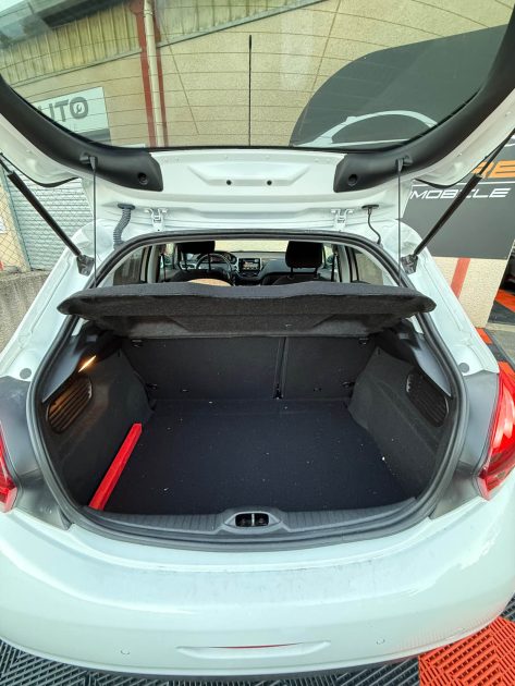 PEUGEOT 208 1.2 PURETECH 110  EAT6 ALLURE BUSINESS - FAIBLE KM - ENTRETIEN COMPLET  (234E/mois)