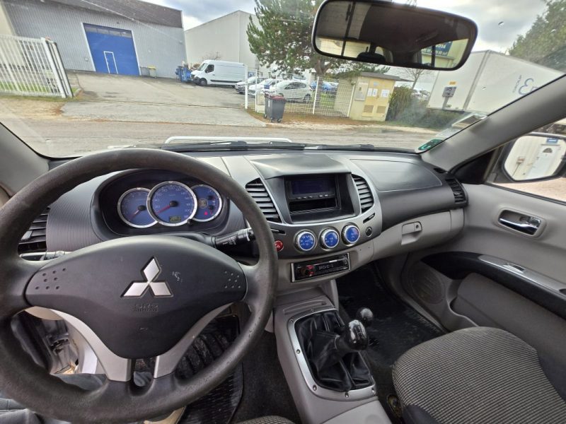 MITSUBISHI L200 2.5 TD 4X4 PICKUP DOUBLE CABINE 115CV 2010