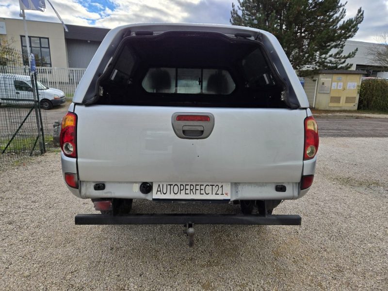 MITSUBISHI L200 2.5 TD 4X4 PICKUP DOUBLE CABINE 115CV 2010