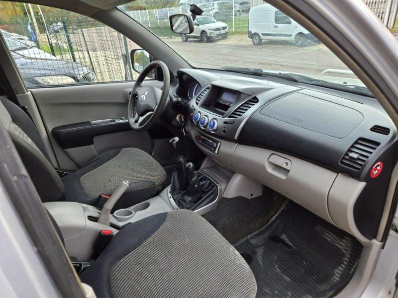 MITSUBISHI L200 2.5 TD 4X4 PICKUP DOUBLE CABINE 115CV 2010