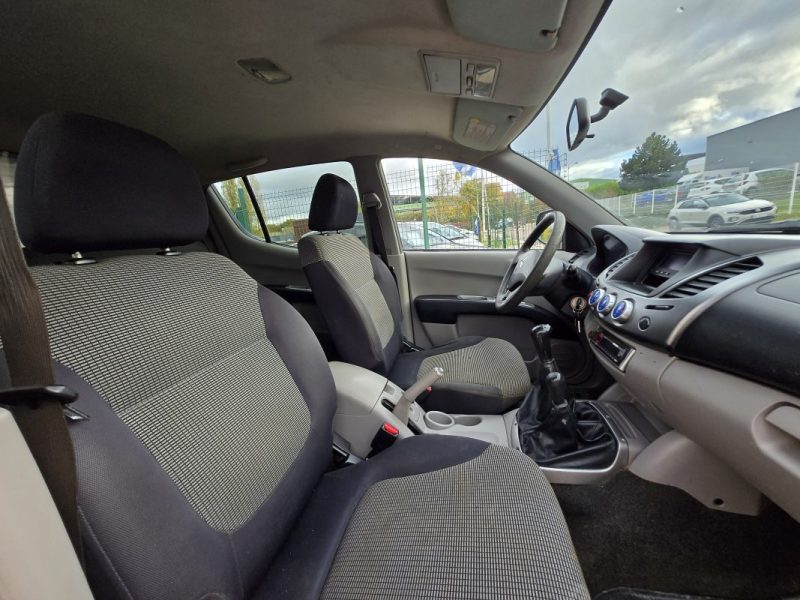 MITSUBISHI L200 2.5 TD 4X4 PICKUP DOUBLE CABINE 115CV 2010