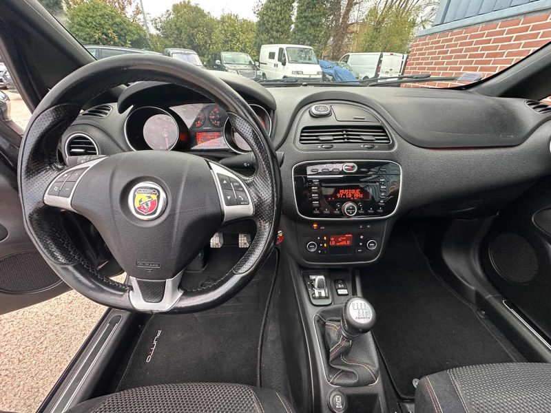 FIAT PUNTO ABARTH 1.4I - 16V TURBO MULTIAIR 2011