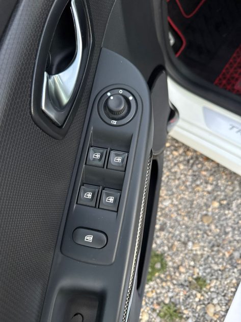 RENAULT CLIO IV RS 1.6 Turbo 220 ch Energy Trophy EDC N°341