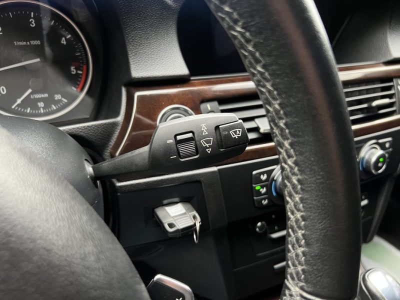 BMW SERIE 3 COUPE E92 PHASE 2 LCI 325D 3.0 6 CYLINDRES 204 BOITE AUTO TOIT OUVRANT - Garantie 1 an