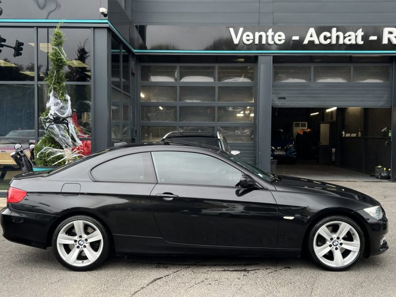 BMW SERIE 3 COUPE E92 PHASE 2 LCI 325D 3.0 6 CYLINDRES 204 BOITE AUTO TOIT OUVRANT - Garantie 1 an