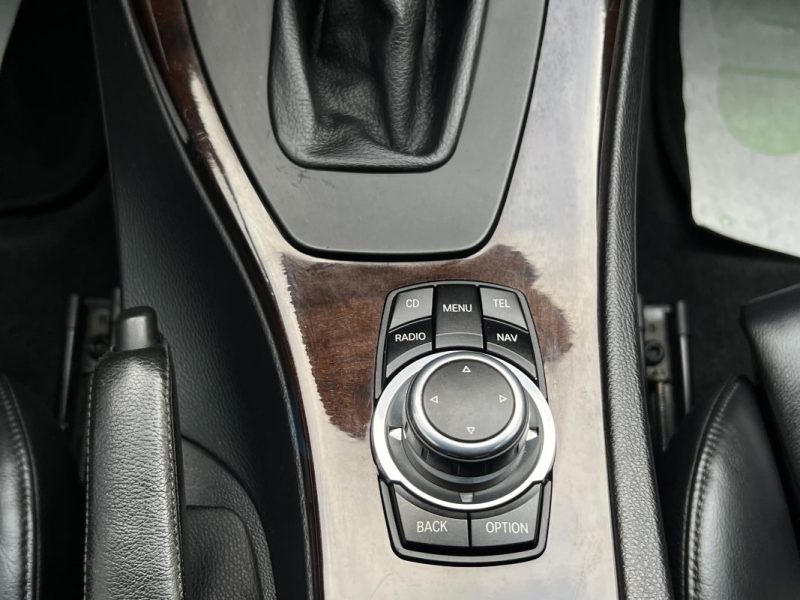 BMW SERIE 3 COUPE E92 PHASE 2 LCI 325D 3.0 6 CYLINDRES 204 BOITE AUTO TOIT OUVRANT - Garantie 1 an