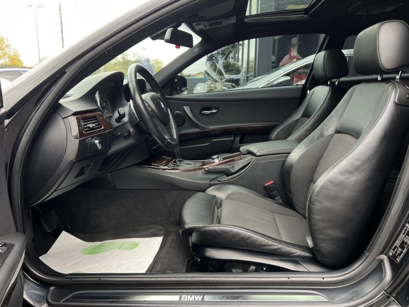 BMW SERIE 3 COUPE E92 PHASE 2 LCI 325D 3.0 6 CYLINDRES 204 BOITE AUTO TOIT OUVRANT - Garantie 1 an