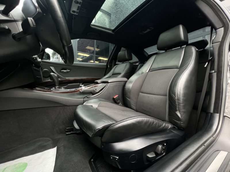 BMW SERIE 3 COUPE E92 PHASE 2 LCI 325D 3.0 6 CYLINDRES 204 BOITE AUTO TOIT OUVRANT - Garantie 1 an