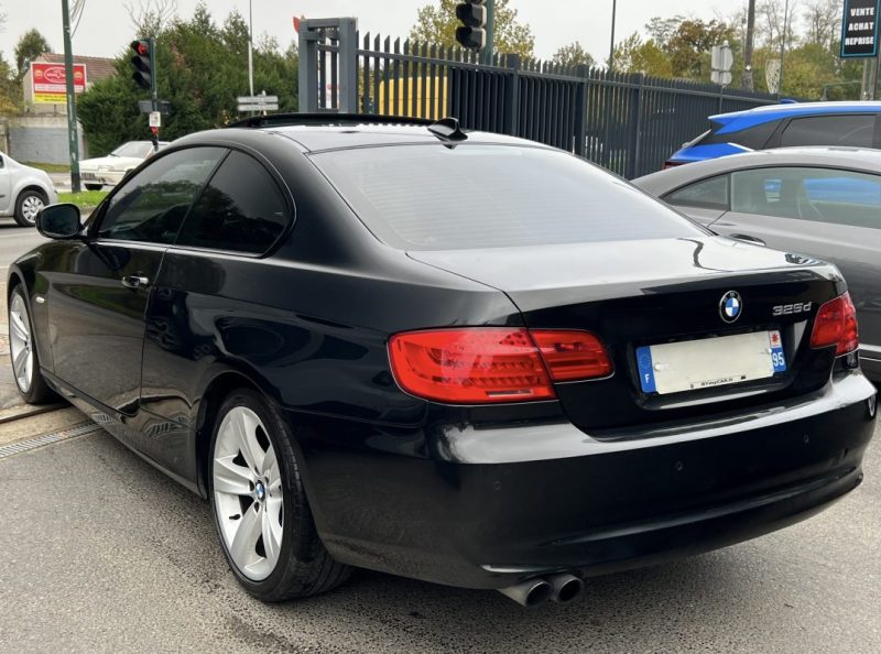 BMW SERIE 3 COUPE E92 PHASE 2 LCI 325D 3.0 6 CYLINDRES 204 BOITE AUTO TOIT OUVRANT - Garantie 1 an