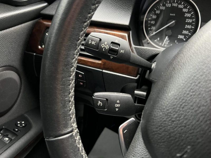 BMW SERIE 3 COUPE E92 PHASE 2 LCI 325D 3.0 6 CYLINDRES 204 BOITE AUTO TOIT OUVRANT - Garantie 1 an