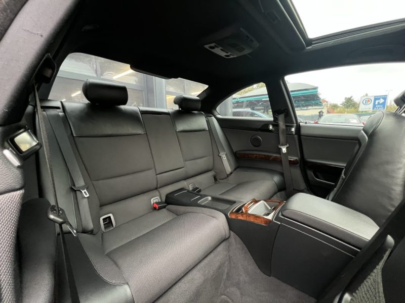 BMW SERIE 3 COUPE E92 PHASE 2 LCI 325D 3.0 6 CYLINDRES 204 BOITE AUTO TOIT OUVRANT - Garantie 1 an