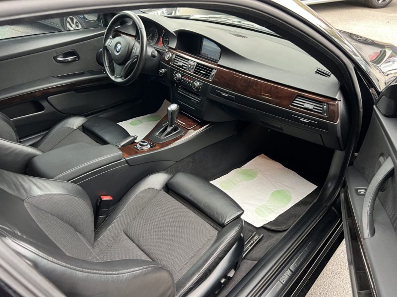 BMW SERIE 3 COUPE E92 PHASE 2 LCI 325D 3.0 6 CYLINDRES 204 BOITE AUTO TOIT OUVRANT - Garantie 1 an