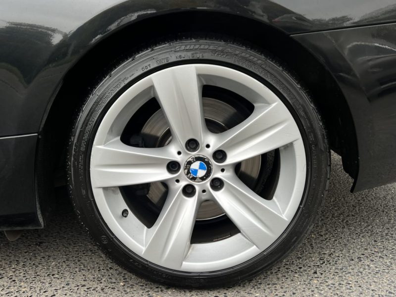 BMW SERIE 3 COUPE E92 PHASE 2 LCI 325D 3.0 6 CYLINDRES 204 BOITE AUTO TOIT OUVRANT - Garantie 1 an