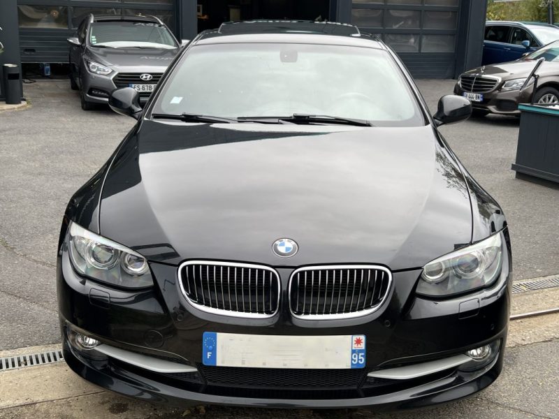 BMW SERIE 3 COUPE E92 PHASE 2 LCI 325D 3.0 6 CYLINDRES 204 BOITE AUTO TOIT OUVRANT - Garantie 1 an