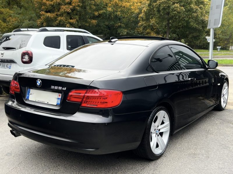 BMW SERIE 3 COUPE E92 PHASE 2 LCI 325D 3.0 6 CYLINDRES 204 BOITE AUTO TOIT OUVRANT - Garantie 1 an